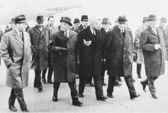 38. Příjezd československé delegace na XXIII. zasedání RVHP v Moskvě.