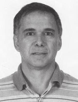 Obr. 11: Houba z rodu Beauveria, napadající roztoče Varroa. Francisco Posada z USDA Beltsville lab pracuje na biologické regulaci roztoče. Foto: Francisco Posada.