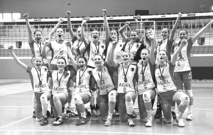 Prostějov/son - Úvodní duel semifinálové série UNIQA extraligy žen ČR 2013/2014 mezi VK AGEL Prostějov a Královým Polem Brno nabídl sedmi stovkám fanoušků v hledišti po většinu času velmi hodnotnou