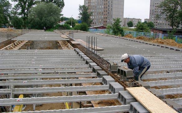 > Sortiment n Stropné nosníky RECTOR Výroba: - predpínanie betónu počiatočným predpnutím oceľovej výstuže: úlohou počiatočného predpnutia stropného nosníka je zabrániť jeho deformácii spôsobenej