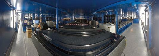 Interferometr VLTI Dalekohledy systému VLT lze zkombinovat do obřího interferometru VLTI, který astronomům umožňuje pozorovat až 16krát jemnější detaily, než dokáží zobrazit teleskopy samostatně.