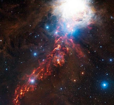 (X-ray) Barevný kompozitní obraz aktivní galaxie Centaurus A, na kterém jsou vidět laloky a výtrysky
