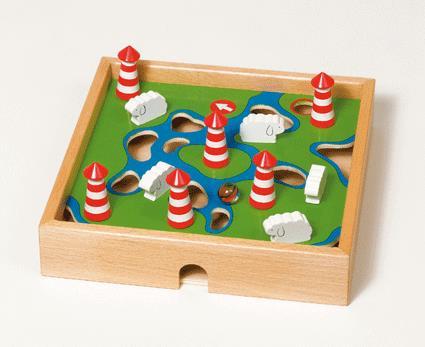 Počet dílků 12. Rozměry puzzle 19,5 14 3,5 cm. HR195 Labyrint maják Dřevěná hra, při které se procvičuje zručnost.