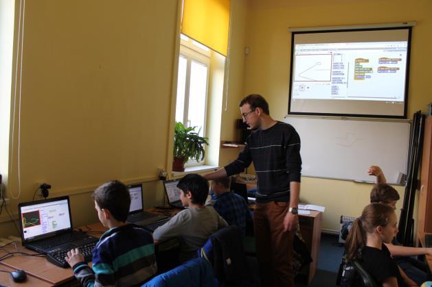 Od Krajského úřadu Libereckého kraje jsme získali dotaci ve výši 50 000 Kč na technické a přírodovědné workshopy, kterých se zúčastnilo 31 žáků.