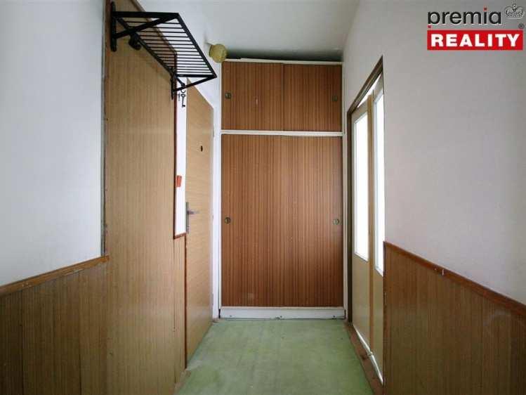 Srovnávané nemovitosti 1. Identifikace Záznam o prodeji srovnávané nemovitosti č. 1 Prodej, Byt, 70 m 2, Dukelských bojovníků, Znojmo Celková cena: 1.249.