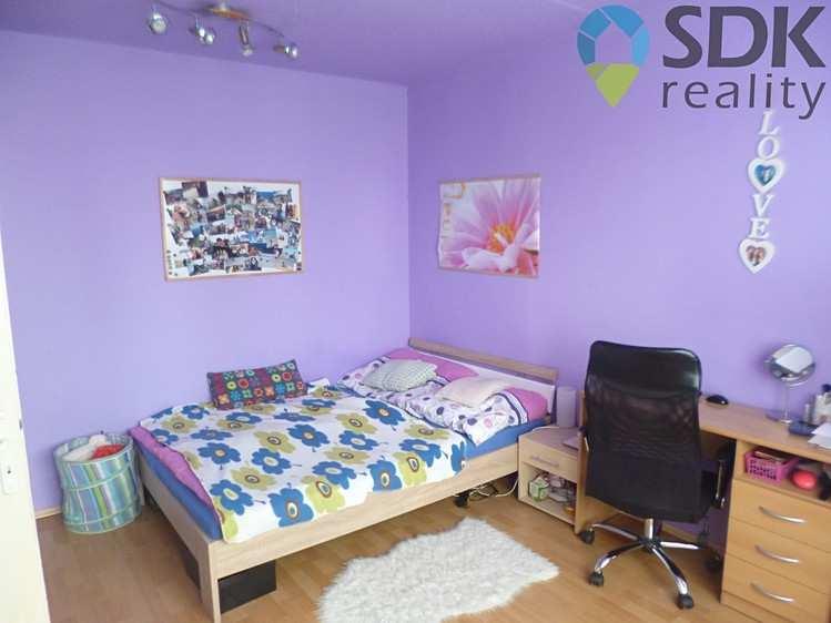 Záznam o prodeji srovnávané nemovitosti č. 3 1. Identifikace Prodej, Byt, 71 m 2, Sokolovská, Znojmo Celková cena: 1.200.000 Adresa: Sokolovská, Znojmo, okres Znojmo 2.