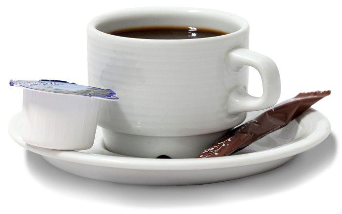 Tea (black, green, forest fruit, mint) Čaj (černý, lesní ovocný, zelený, mátový) Herbata (czarna, leśna owocowa, zielona, miętowa) *: laktózmentes tejjel is / auch mit laktosenfreier Milch / also