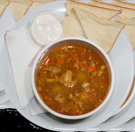 / Polévky / Zupy Gulyásleves (tál) Gulaschsuppe (Schüssel) Goulash soup (bowl)