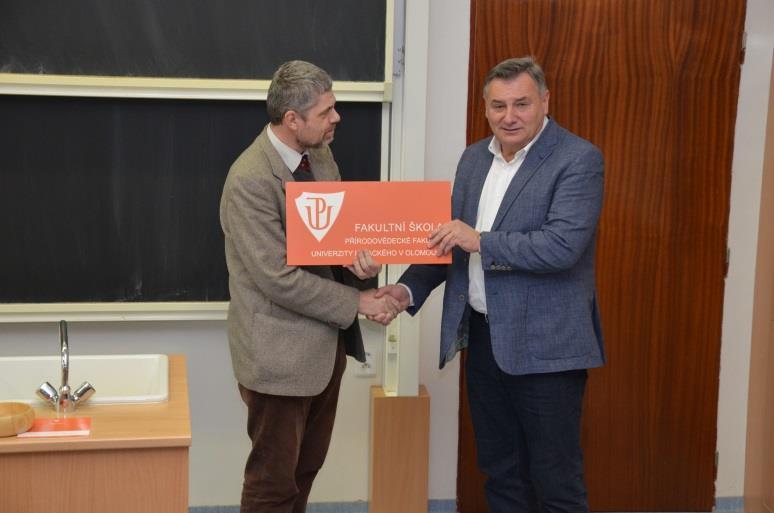 Aleš Trojánek Ve středu dne 2. prosince 2015 se konala na Gymnáziu Velké Meziříčí přednáška Mgr. Lukáše Richterka, Ph.D.