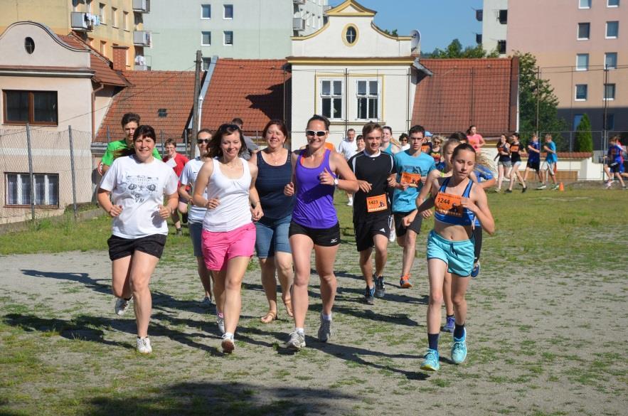 pro Afriku, jejímž cílem je vybrat peníze na výstavbu škol v Africe.