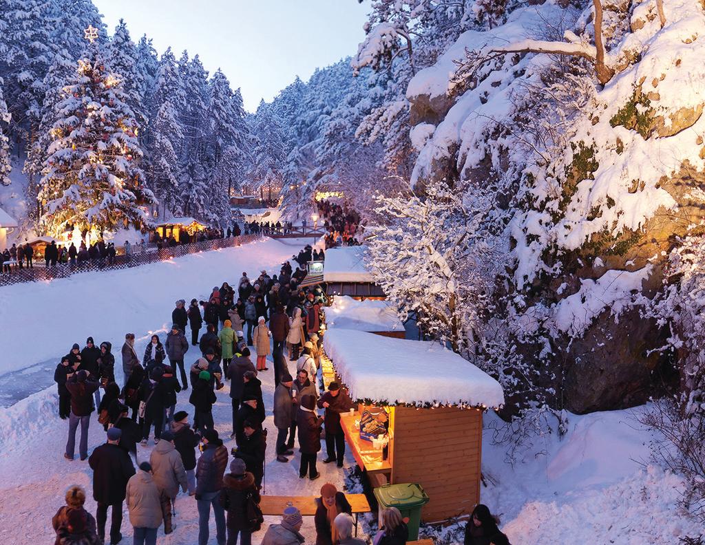 ADVENT V DOLNÍM RAKOUSKU 2018 Wiener Alpen in Niederösterreich/Franz Zwickl Advent v soutěsce Johannesbachklamm ve Vídeňských Alpách Stejně tak kouzelné jako předvánoční dny jsou i recepty, které vás