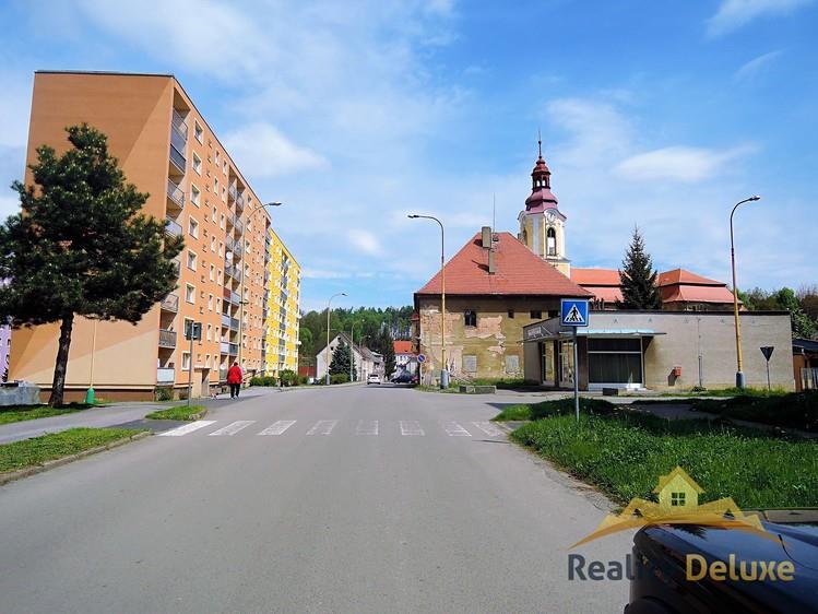 Srovnávané nemovitosti 1. Identifikace Záznam o prodeji srovnávané nemovitosti č. 1 Prodej, Byt, 41 m 2, Mimoňská, Stráž pod Ralskem Celková cena: 575.