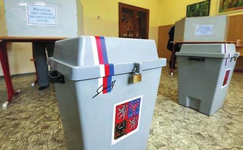 Îernoseky, kde Ïijete, máte své domovy a vychováváte své dûti. Já, jako starostka obce, jsem ve vedení obce jiï od roku 1995 a vedla jsem a vedu jiï esté sloïení zastupitelstva obce.
