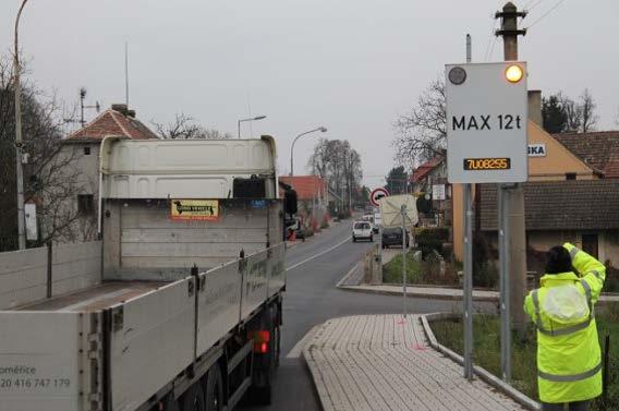 Detekce nákladních vozidel v