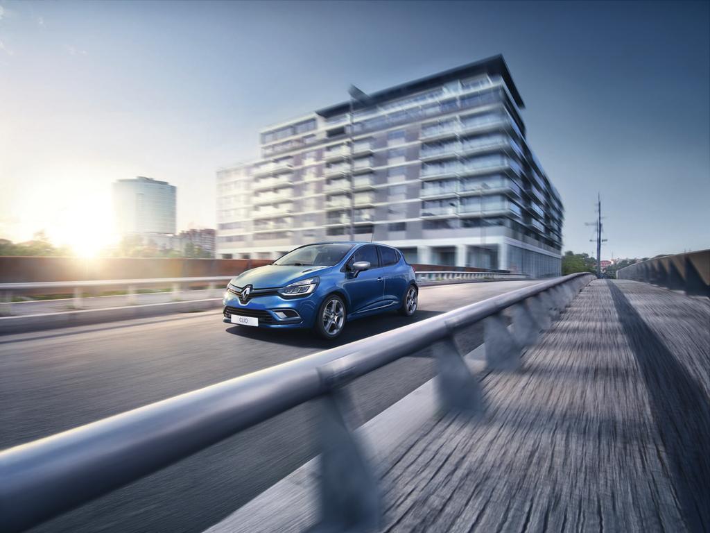 Balíčky GT Line Športová elegancia Balíčky GT Line podčiarkujú dynamický dizajn vozidla Renault CLIO.