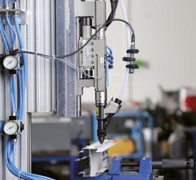 WEBER Schraubautomaten Stacionární šroubovací technika Variabilně konfigurovatelná stacionární šroubovací vřetena WEBER se přizpůsobí každému případu