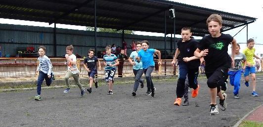dubna byli v kině na výstavě Zajímá místa České republiky a východočeského