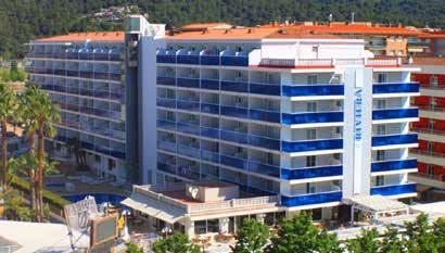 COSTA DEL MARESME Španělsko 2018 Hotel RIVIERA SANTA SUSANNA POLOHA: hotel se nachází na promenádě v centru letoviska, cca 100 m od pláže, od které ho dělí silnice a místní