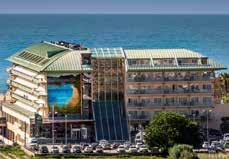 2018 SANTA SUSANNA Španělsko Hotel CAPRICI VERD COSTA DEL MARESME POLOHA: kvalitní hotel se nachází na západním okraji letoviska, 100 m od pláže, od které ho dělí silnice a místní pobřežní trať