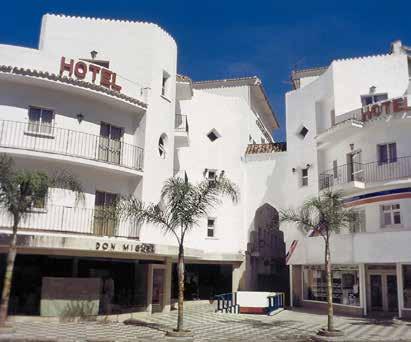 COSTA DEL SOL Hotel KRISTAL V CENTRU, VÝHODNÁ CENA Španělsko 2018 TORREMOLINOS POLOHA: hotel se nachází v rušném centru letoviska, cca 700 m od pláže.