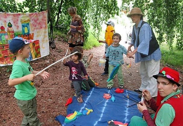 Projekt Dny pro rodinu : Na přelomu května a června 2016 se naše centrum opět zapojilo do mimořádného projektu města a neziskových organizací z Heřmanova Městce tentokrát pod názvem Dny pro rodinu.