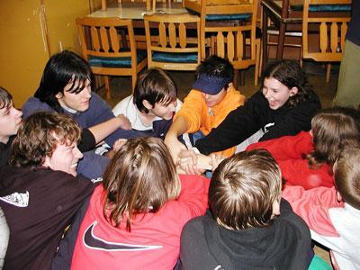 Střediskové akce jarní: I. netradiční skautský ples snaha o uspořádání akce pro rodiče. Až na nízkou účast se docela vydařil. letní: 14.