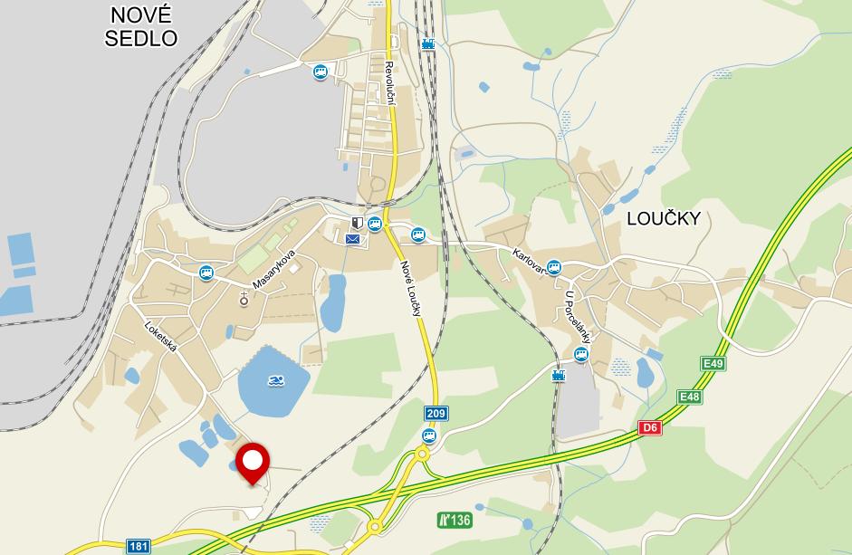V blízkosti nemovité věci prochází železniční trať a dálnice D6.