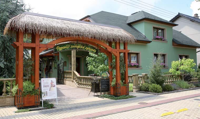 Výroční zpráva 2016 Papouščí zoologická zahrada soukromá zoologická zahrada Lipová 57 58, 683 54 Bošovice telefon: +420 777 169 000, 777 169 005 e-mail: info@papouscizoo.
