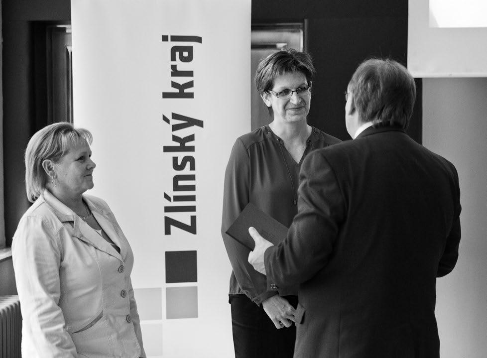KNIHOVNY ZLÍNSKÉHO KRAJE Ocenění knihoven a knihovníků Krajská knihovna ve spolupráci s odborem kultury a památkové péče Krajského úřadu Zlínského kraje a knihovnami pověřenými výkonem regionálních