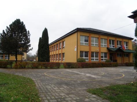 aktivitách školy. Vedenie školy: RNDr. Dagmar Dedíková, riaditeľka školy Mgr.