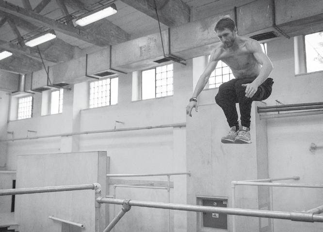 Co je to parkour, jeho historie a filozofie Kvalitní zvládnutí dropu a rollu neboli seskoku z výšky a