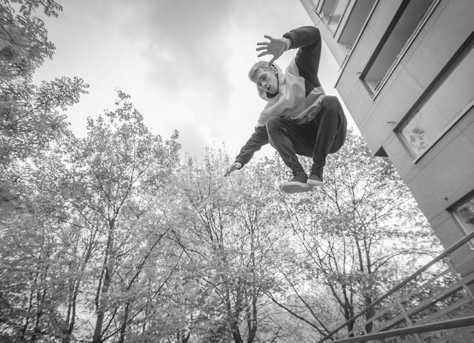 Poslední základní parkourovou dovedností je precision jump (skok přesný), který učí kontrole odrazu z nohou