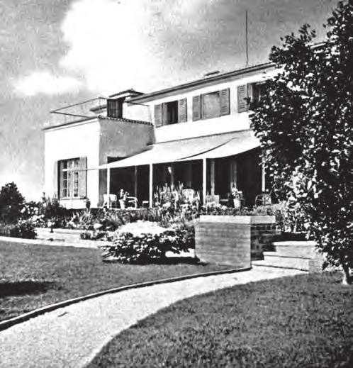 Vila Hany a Edvarda Benešových byla vystavěna v letech 1930 1931 podle projektu architekta Petra Kropáčka. V roce 1937 byly dodatečné úpravy vily realizovány podle projektu Otokara Fierlingera.