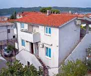 PIROVAC Další apartmány z letoviska Pirovac a popis letoviska naleznete na straně 144.