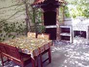 , trouba) a lednicí s mrazicím boxem. BTV+SAT. Jídelní kout. Koupelna s WC. Balkon se zahr. nábytkem.