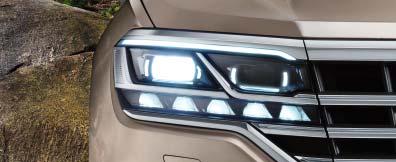 Nový Touareg. Udává směr. Již při prvním pohledu bude vše jasné. Nový Touareg přináší do prémiové třídy automobilů svěží vítr.