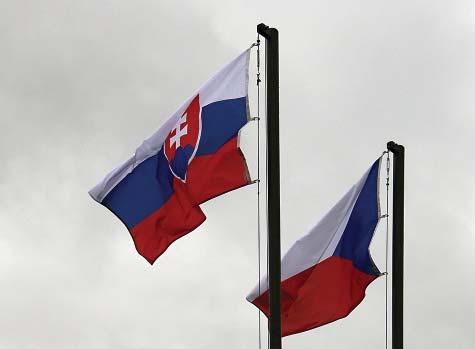 fungování a výstavní činnosti muzea K-S 4 U cihelny. Tito evzali z rukou ředitele muzea Ing. Richarda M. Sichy Záslužnou medaili Pěchotního srubu K-S 4 U cihelny I.