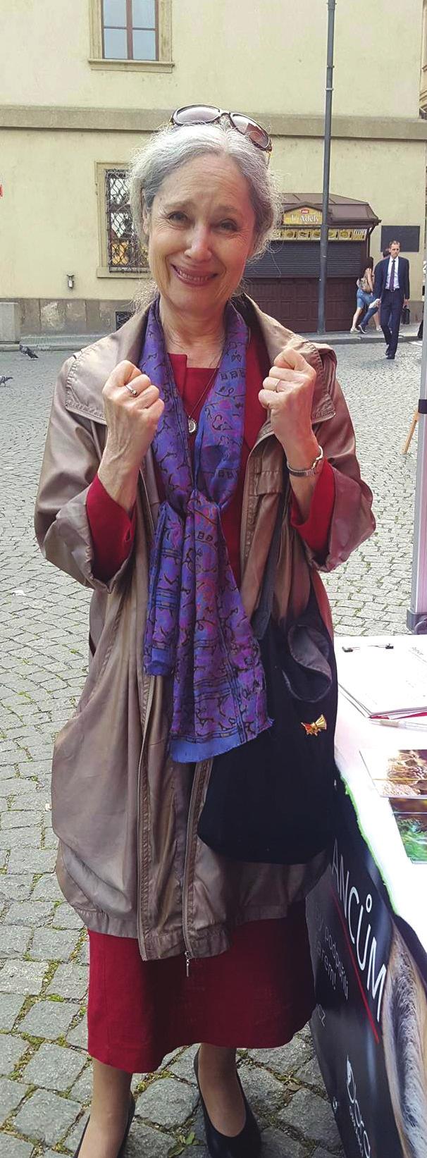 ČERVEN SCHVÁLENÍ ZÁKAZU KOŽEŠINOVÝCH FAREM V SENÁTU Téma rezonovalo celou společností a o zákazu kožešinových farem se mluvilo téměř na každém kroku.