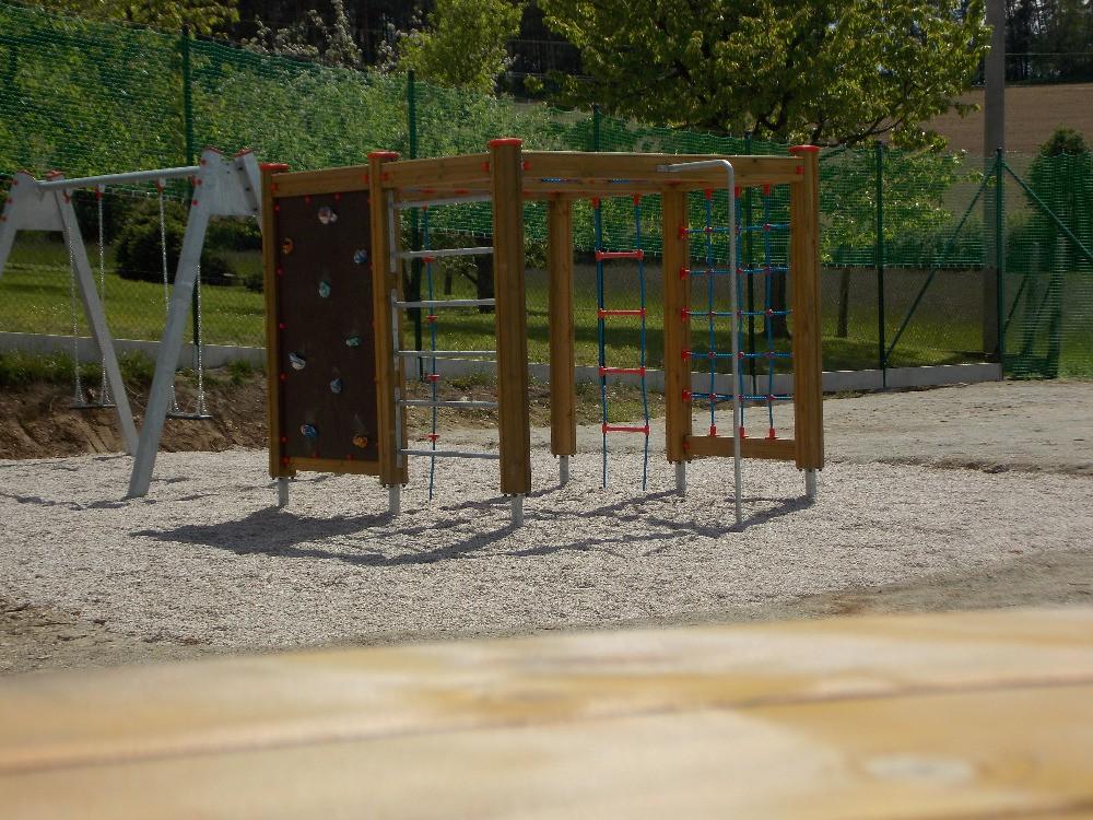 REGIONÁLNÍ PROJEKTY PODPORUJÍCÍ ROZVOJ MIKROREGIONU Rádi bychom představili několik projektů, které se