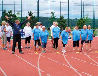 06 DS REPORTÁŽ DÉŠŤ SPORTOVNÍ HRY RA Počasí si se seniory pěkně pohrálo.