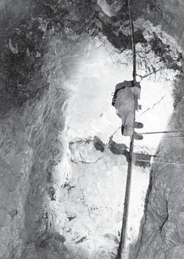 V našom regióne Beckov - Èachtice - Tematín zatia¾ verejnosti sprístupnenú jaskyòu nemáme. Je ale známych viac ako 10 jaskýò, v ktorých sa vykonáva speleologický (jaskyniarsky) prieskum.