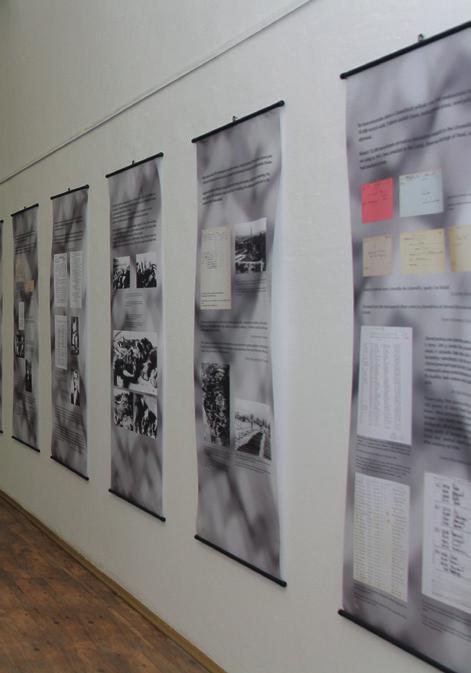 21 OSVOBOZENÍ MÍST UTRPENÍ A STATEČNOSTI Výstava k výročí osvobození nacistických represivních zařízení v Terezíně a Litoměřicích Výstava přibližuje situaci vězňů v nacistických represivních