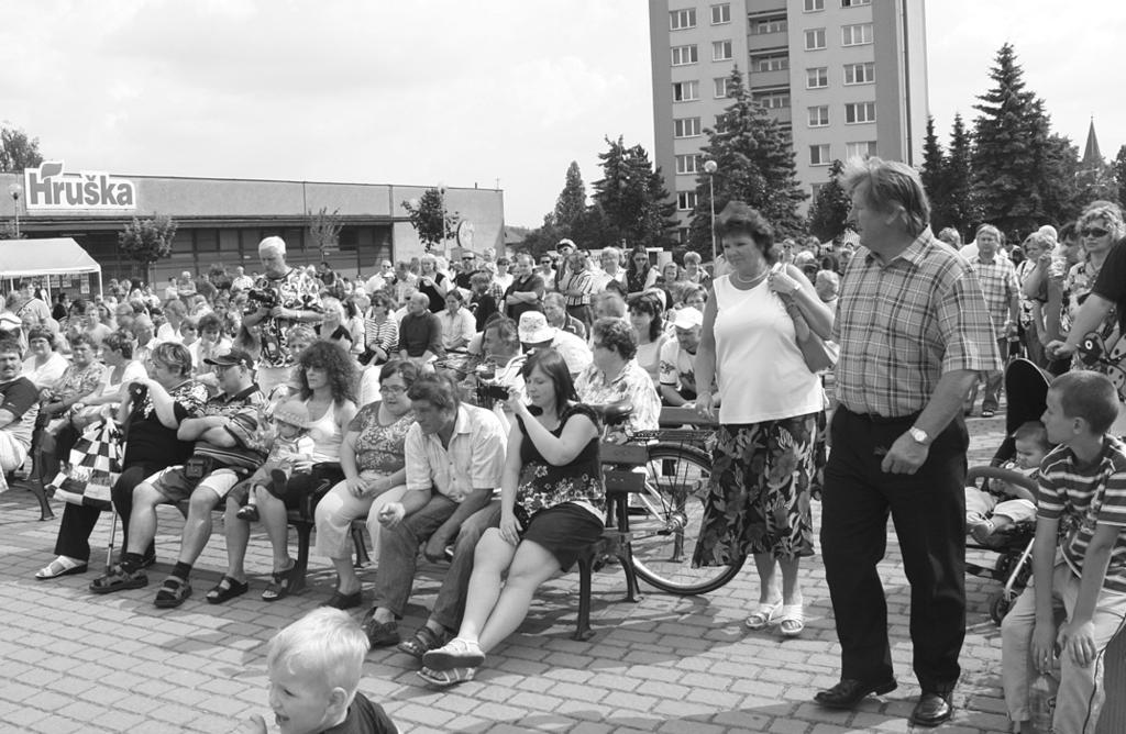 (vk) Rok s medvûdem MS ââk spolu s Mûstem Rychvald poﬁádala dne 17. ãervna jiï tradiãní oslavy mezinárodního Dne dûtí. Stejnû jako loni, i v leto ním roce nás poãasí donutilo zmûnit termín akce.