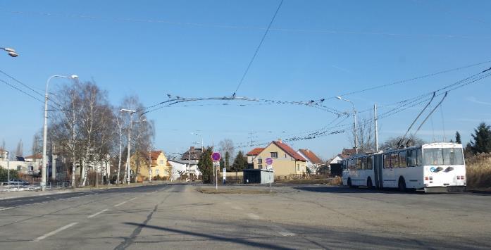 Nejzatíženější úseky MHD z hlediska počtu cestujících: Polikliniky Sever na Senovážné náměstí-pošta Mariánské náměstí - Družba-IGY Úsek přes Dlouhý most Železniční doprava Trať č.