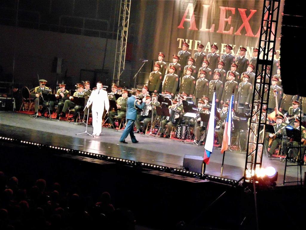 Prostě tato neděle byla naplněna jedinečným svátečním kulturním zážitkem a při příští návštěvě Alexandrovců v naši republice se zúčastníme v plném počtu znovu, protože to stojí za to!