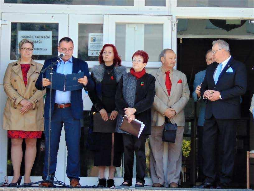 KSČM je garantem zachování hodnot a jistot vytvářených právě pro nejširší vrstvu našich občanů. Předseda OV KSČM Břeclav JUDr.