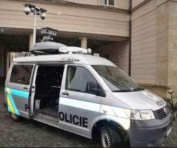 UTB ve Zlíně, Fakulta aplikované informatiky 66 Obr. 3. Mobilní monitorovací centrum [38] Dalším důležitým prvkem ochrany hranic jsou velitelská stanoviště.