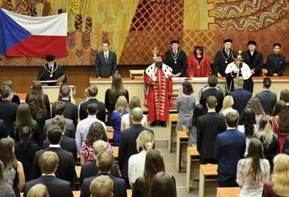 V paralelních anglických studijních programech bude studovat 71 studentů všeobecného a 11