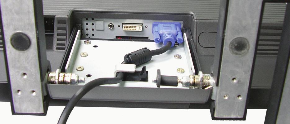 Připojte signálový kabel do konektoru VGA-IN na