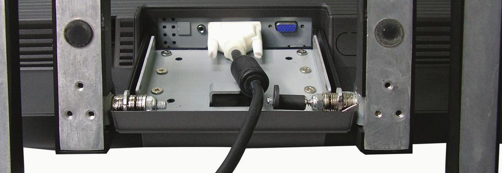 Připojte signálový kabel DVI-I do konektoru